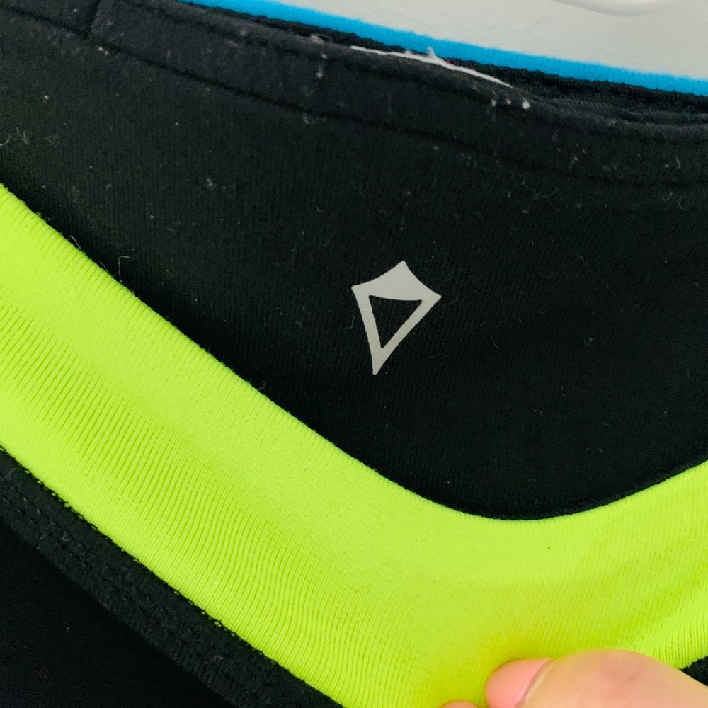 Ivivva reversible split capris - Picture 2 of 6